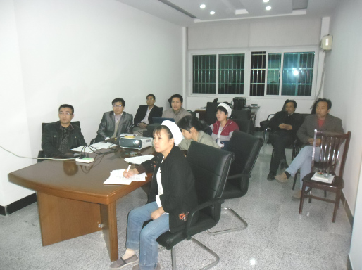 管理干部召開周例會、日例會