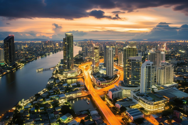 集團(tuán)管控的核心要素：策略，協(xié)同，風(fēng)險(xiǎn)與合規(guī)