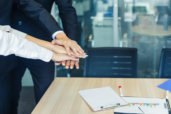 績(jī)效與發(fā)展：以績(jī)效為基礎(chǔ)，規(guī)劃員工職業(yè)發(fā)展