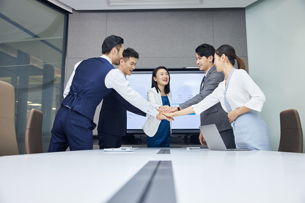 如何通過人力資源管理計劃支持年度經(jīng)營計劃？