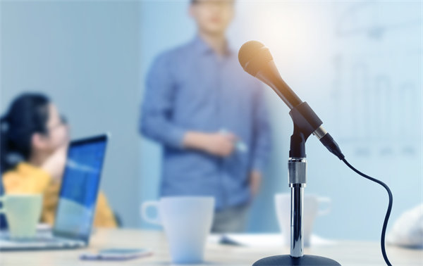 企業(yè)文化如何深度融合HR管理，增強(qiáng)團(tuán)隊凝聚力？