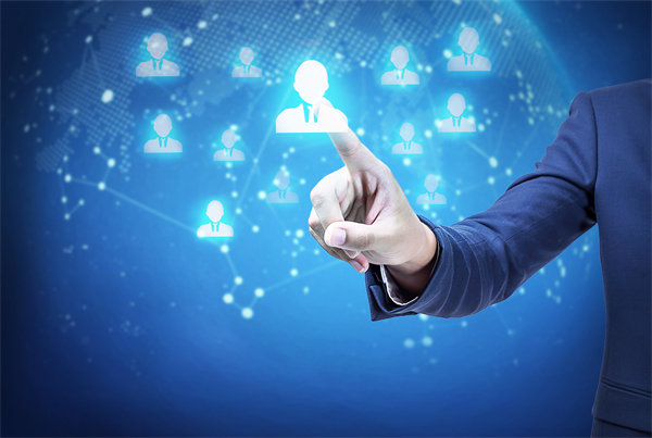 在戰(zhàn)略規(guī)劃實施中，如何確保資源有效配置與利用？