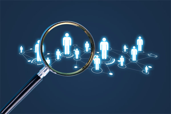 如何平衡長(zhǎng)期戰(zhàn)略規(guī)劃與短期預(yù)算目標(biāo)的矛盾與沖突？