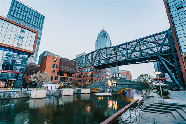 管理咨詢?nèi)绾沃幉ㄆ髽I(yè)制定科學(xué)的戰(zhàn)略規(guī)劃？