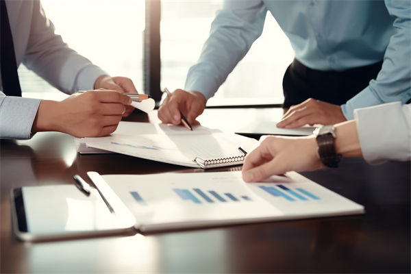 如何確保薪酬績效體系公平透明，增強(qiáng)員工信任？