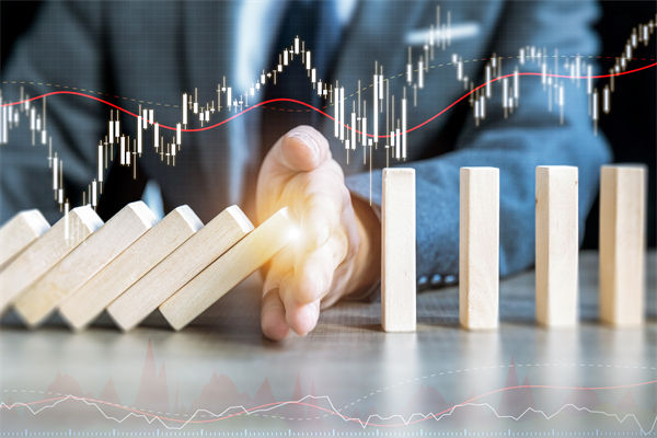 集團(tuán)管控中，如何有效實(shí)施風(fēng)險(xiǎn)管理以保障企業(yè)穩(wěn)健發(fā)展？