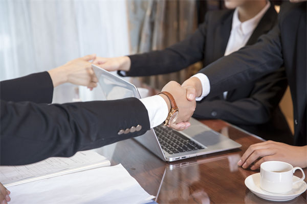 如何通過(guò)績(jī)效咨詢提升企業(yè)的整體運(yùn)營(yíng)效率？