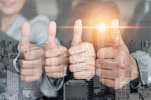 薪酬管理中，如何考慮員工個人發(fā)展，實現(xiàn)長期激勵？