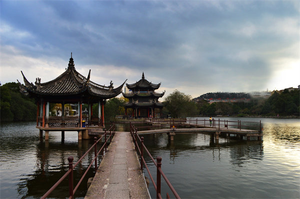 臺州年度經(jīng)營計(jì)劃咨詢公司如何規(guī)劃企業(yè)全年發(fā)展藍(lán)圖？