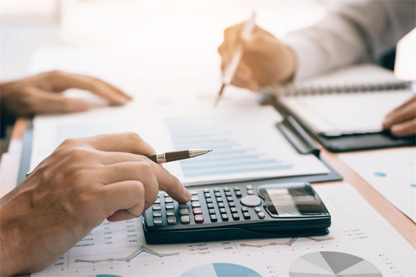 央行5月7日宣布降準(zhǔn)降息，對企業(yè)薪酬績效的啟示