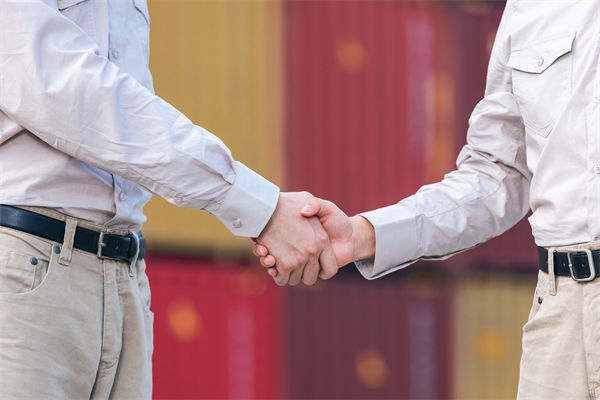 美線貨運訂艙就像“搶票”，制造業(yè)有什么看法？