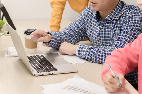 企業(yè)文化該灌輸還是共生？多數(shù)管理者都選錯了方向！