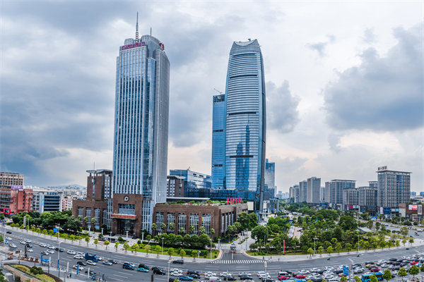 集團(tuán)子公司各自為戰(zhàn)內(nèi)耗嚴(yán)重，東莞集團(tuán)管控咨詢公司能協(xié)助解決嗎？